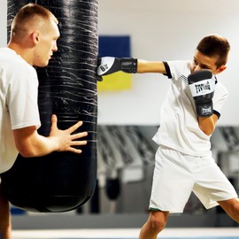 FIVING Boxing Gloves for Kids 4 6oz Boys Girls Elementary School Muay Thai Kwon Do Karate Martial Arts Parent-child Training (Black, 6oz)