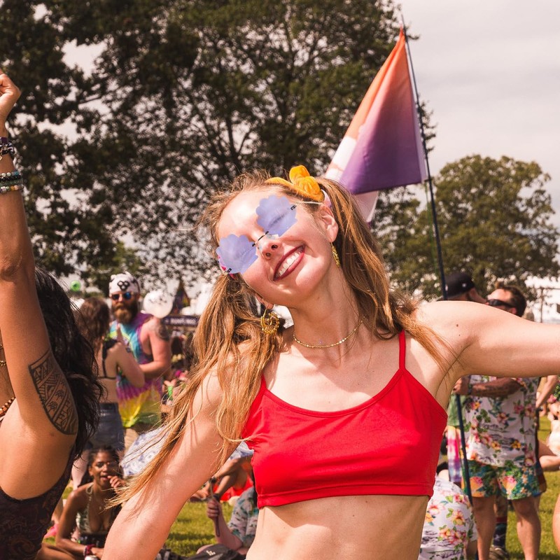 1 Piece Shell Design Sunglasses Fashionable Retro for Parties and