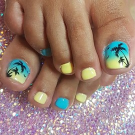24Pcs Coconut Tree Press on Toenails for Women Summer Short Toe Fake Nails Full Cover Toe nail Press on Ombre False Toenails Reusable Acrylic Nails Ocean Breeze Design Glossy Stick on Toenails