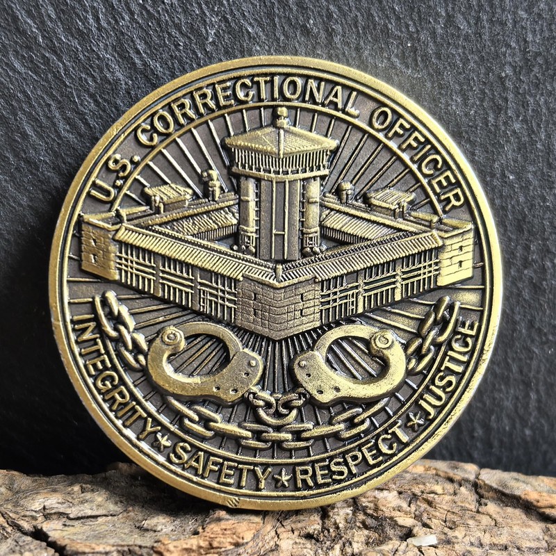 Strugglejewelry Correctional Officer Prayer Challenge Coin - Integrity, Safety, Respect,