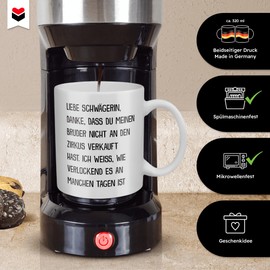 22Feels Super Schwägerin Tasse mit Spruch Zirkus Geschenk für Bruder und Frau Lieblings Geburtstag Weihnachten Idee