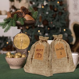 30 Pcs Jute Bags with Drawstring, 9.5X14CM Hessian Bag Resusable Sack Burlap Drawstring Wedding Favour Fabric Sack Gift Bags with DIY Tags