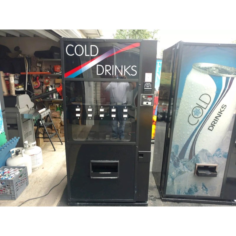 Royal Vendors 650, 372, 768 Soda Machine - Merlin 4