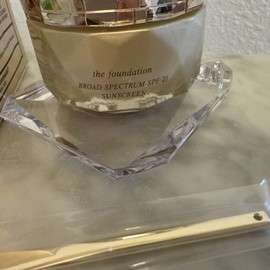 Clé de Peau Beauté Cle De Peau The Foundation Broad Spectrum SPF 21 Sunscreen o60  deep tan ochre