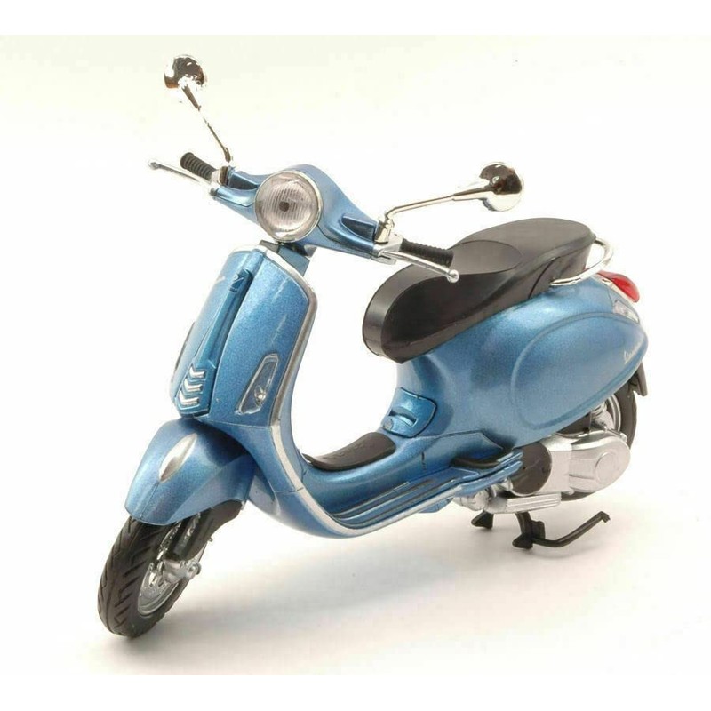 NewRay 57553 A 1: 12 Vespa Primavera, Farblich sortiert