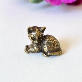 Aorvoras Miniature Brass Cat Figurine, Retro Cat Statue Ornament, Micro Garden Decoration