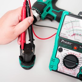 Pro'sKit Tool Solutions MT-2207 Protection Function Analogue Multimeter Quick Response Multifunctional Accurate Measurement Robust Protective Case 1000V/10A Test Lead CATII 1000V / CATII 500V