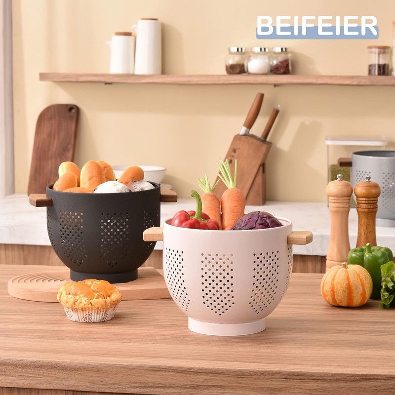 beifeier Metal Colander with Wooden Handle and Sturdy Base, 5.5
