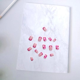 24Pcs Valentine’s Day Press on Nails Square Shape Short Fake Nails with Heart Designs -French Tip Nails Nude Pink Full Cover Stick on Nails Acrylic Artificial Nails Glossy Cute Glue on Nails for Women