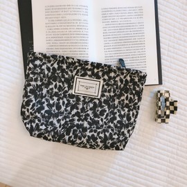 CFYWYHFJ Floral Cosmetic Bags Makeup Bags for Women, Soft Large Makeup Pouch for Girls, Aesthetic Travel Makeup Organizer Bag (Back Flowers)