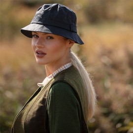 WALKER AND HAWKES - Olive 100% British Waxed Cotton Millerain Fabric Hanford Bucket Hat Unisex - Navy - M (58cm)