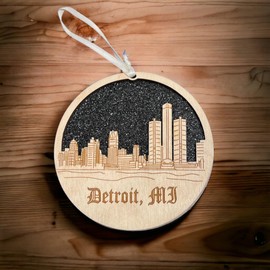 Detroit Ornament Wooden Souvenir Christmas Tree Decoration with Detroit Michigan Vacation Gift