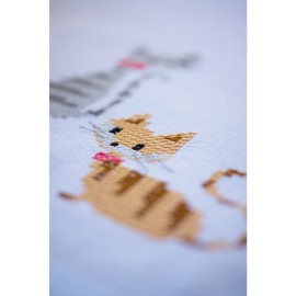 Vervaco Embroidery Kit Table Runner Embroidery Set Adults Pre-Printed Cats with Stripes Embroidery Runner for Self-Embroidery Pre-Drawn Blanket Embroidery Satin Stitch 40 x 100 cm Creative Gift