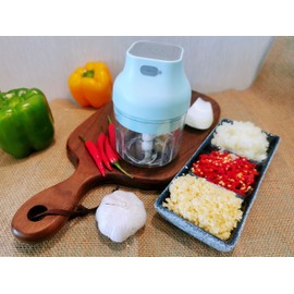 Electric Garlic Chopper,Electronic Garlic Chopper,Mini Food Mincer,USB Rechargeable Food Chopper,Portable Food Processor for Vegetables/Meats/Spices,250ml-OROCKO,Green