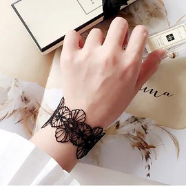 TseenYi Black Lace Bracelet Bangle Gothic Flower Lace Bracelet Short Lace Floral Bracelet Vintage Hollow Lace Wide Bracelet Cosplay Party Jewelry for Women and Girls