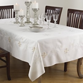 Saro Lifestyle Embroidered Snowflake Design Tablecloth, Ivory, 70"x104"