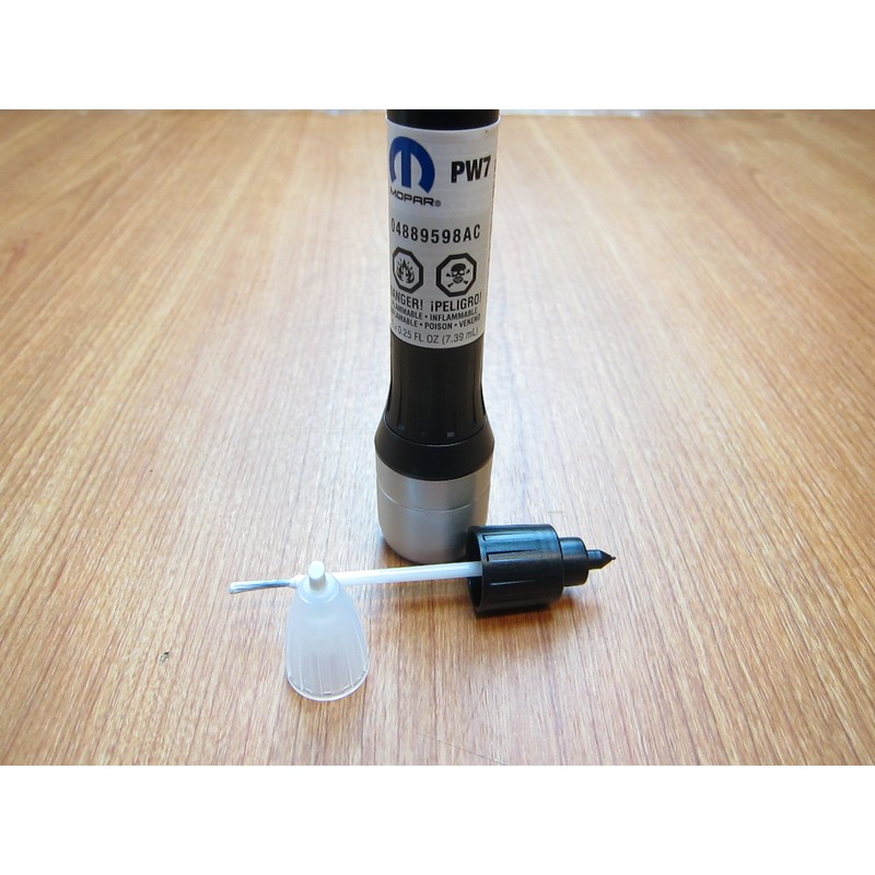 Mopar 68626445AA PW7 Bright White Touch Up Paint Pen for