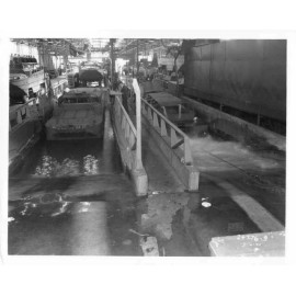 1942-1945 DUKW Factory Production Press Photo - GMC CCKW Truck - Duck Boat 0006