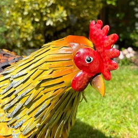 Darthome Feeding Hen Garden Ornament Metal Farmyard Chicken Sculpture Outdoor Bird Figure 32cm
