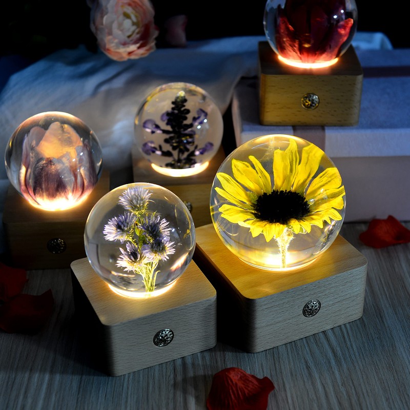 Dr. Pets Miss LI Garden Forever Red Tulip Crystal Ball,