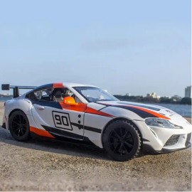 Carro De Juguete Colección Gr Supra Racing Luz Y Base 1:32