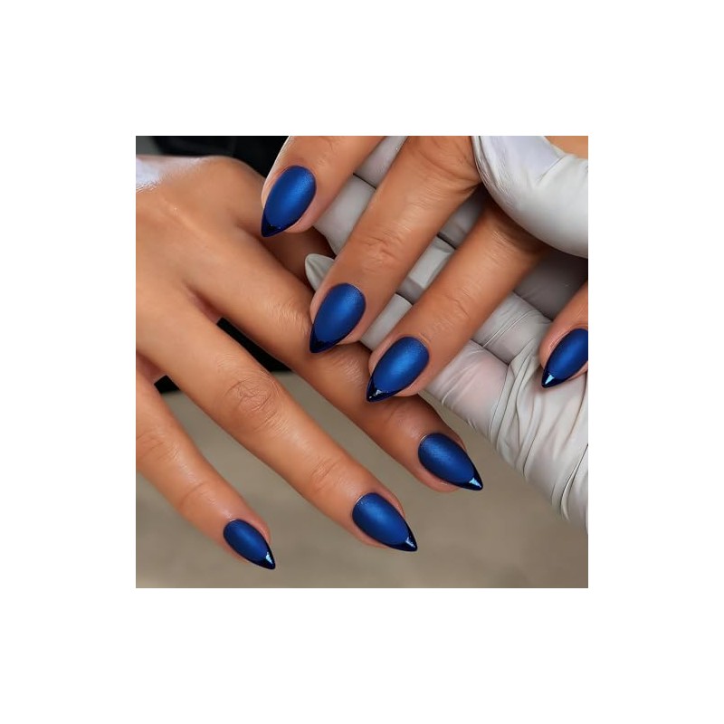 Uñas postizas almendradas con punta francesa mate corta, uñas postizas