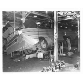 1942-1945 DUKW Factory Production Press Photo - GMC CCKW Truck - Duck Boat 0007