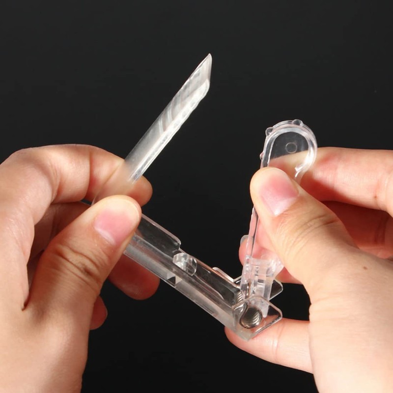 Pack of 4 Tablecloth Clips, Transparent Plastic Clips, Adjustable High
