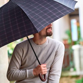 PERLETTI Taschenschirm Herren mit Gebogenem Holzgriff und Auf Zu Automatik - Schottenkaro Schirm Herrenschirm Sturmfest - Tartan Regenschirm Klappbar Faltbar - Durchmesser 104 cm (Blau Grün)