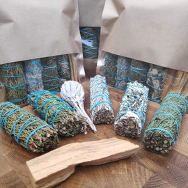 Farbenwald - 7 Piece Incense Set Includes Palo Santo, White Sage, Cedar, Rosemary, Juniper, Prairie Sage and Santa Yerba