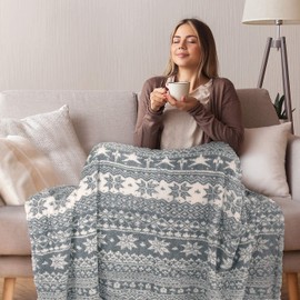 Snowflake Theme Sherpa Throw Blanket, Fluffy Plush Cozy Fleece Blanket, Warm Thick Soft Winter Couch Throw for Children and Adult, 150 x 130 cm Grey