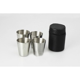 Blovess Juego de 4 vasos tiro de acero inoxidable con negro Funda de cuero