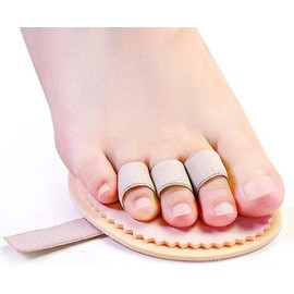 Toe Straightener Hammer Toes Corrector Pack of 2 (3 Holes) for Claw Toe Mallet Toe Contracted Toe and Cured Toe Hammer Toe Splint (colour of skin, One Size)