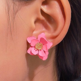 Atentuyi Boho Pink Flower Stud Earrings Gold Wedding Flower Earrings Pink Floral Earrings Acrylic Rose Earrings Camellia Earrings for Women and Girls Brides Bridesmaids Jewelry
