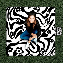 Zolove Picnic Blanket 200 x 200 cm, Waterproof Sand-Free Beach Towel XXL, 3-Layer Polyester Beach Blanket with Foldable Beach Mat, Washable, Lightweight for Camping, Park, Travel and Lawn - Spiral