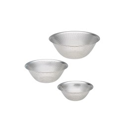 柳宗理 Sori Yanagi 水切りの良さと洗いやすさを追求したパンチングストレーナー 燕三条 ステンレス製ざる 19.23.27cmセット 1枚板をパンチング加工しているため水切れが良く目詰まりしにくい 食器洗浄機使用可能 18ー8ステンレス