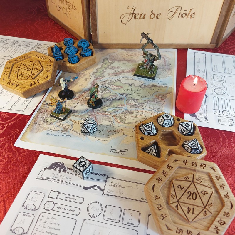 Dice Box - Dragon Runes Green Dice