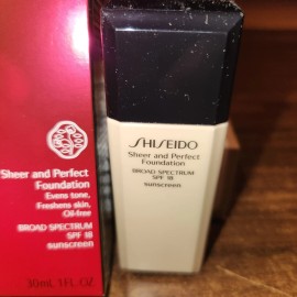 Shiseido New Shiseido Sheer and Perfect Foundation Oil Free SPF 18 1 OZ B100 Deep Beige