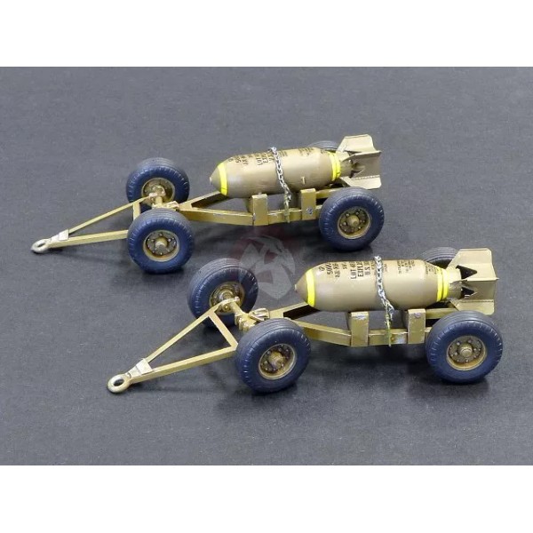 Plus Model 1/32 Bomb Trailer Mark 2 w/500lb GP Bomb