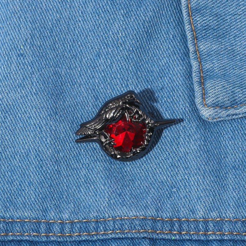 Red Gem Crow Brooch Costume Jewelry Accessories for Sylus Cosplay