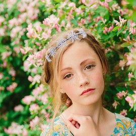 Christmas Headbands Lovely Cute Glitter Snowflake Headband Party Favours Supplies for Children (Silver)