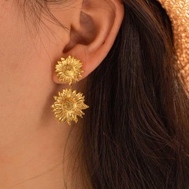 Wendalern Boho Sunflower Stud Earrings Vintage Sun Flower Dangle Earrings Metal Texture Floral Drop Earrings Gold Geometric Flower Shaped Statement Earring Jewelry for Women