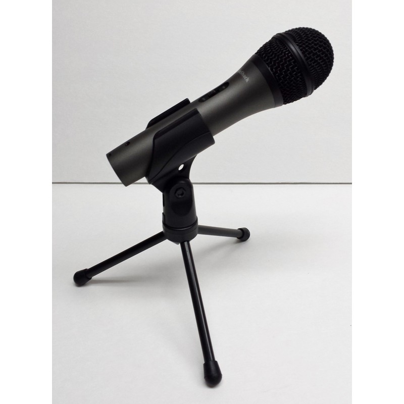 RadioShack XLR/USB Handheld Dynamic Cardioid Microphone 33-660