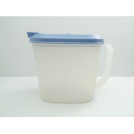 Tupperware Vintage Slim Line 1 Quart Sheer Refrigerator Pitcher with Blue Lid