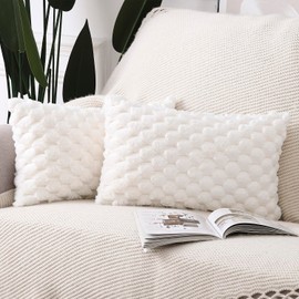 Madizz Set of 2 Faux Fur Plush Decorative Cushion Covers Soft Decorative Cushion Cover for Sofa Bedroom Cushion Shell Cream White 30 x 50 cm