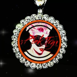 PINK ARTIST TWO RHINESTONES DIAMONDS KEYCHAINS