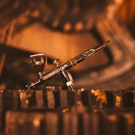 Harder & Steenbeck Airbrush – Evolution 2024 CRplus I German-Engineered Dual Action Airbrush Painting Set with Gravity Feed I 0.28mm Self-Centering Nozzle I 2ml Paint Cup I 121231