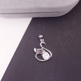 IDOLCO Women's Swan Pendant, Popular, Made of the Highest Grade Zirconia, Single CZ Zirconia, 925 Silver, Hypoallergenic, Pendant, Accessory, Valentine's Day, Christmas, Birthday Gift, Women's Jewelry, Gift Box Included, Cubic Zirconia