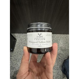 FARM TO TALLOW Blsamo de sebo batido para la piel, suave e hidratante, 4 onzas, aroma a vainilla y lavanda, hidratante de sarga de ternera para...    