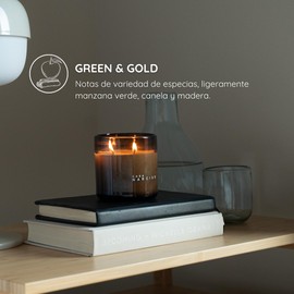 Casa Narciso - Vela aromática decorativa en vaso de vidrio soplado color ámbar oscuro, cera de soya natural, vela artesanal hecha en México, ideal para regalo (Green & Gold) (1)